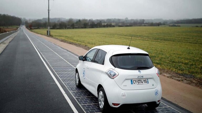 gunes-isigindan-elektrige-oncu-proje-otoyollar-elektrik-uretiyor-PKUjmt6W.jpg